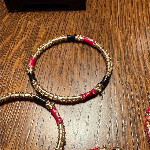Chic Gold and Red Bracelet Set - Picture 5 of 6